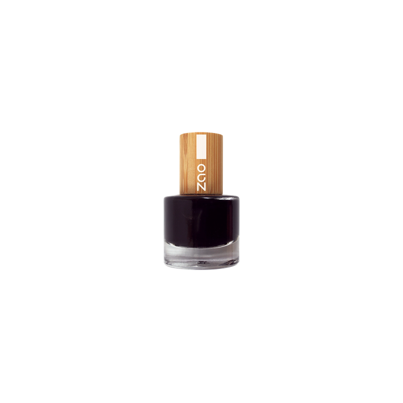 Nail polish: 644 Black