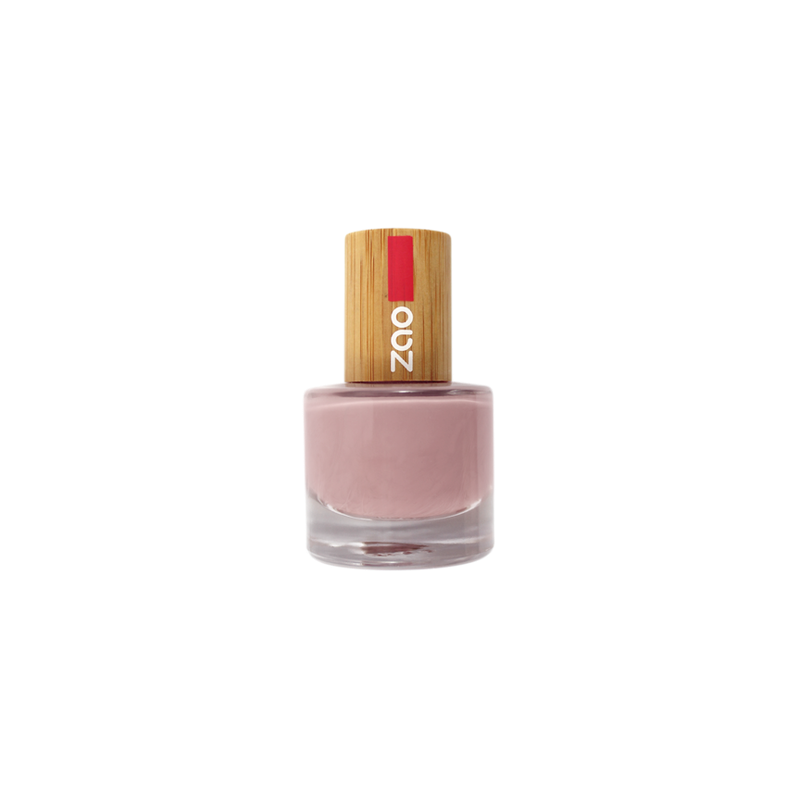 Nail polish: 655 Nude